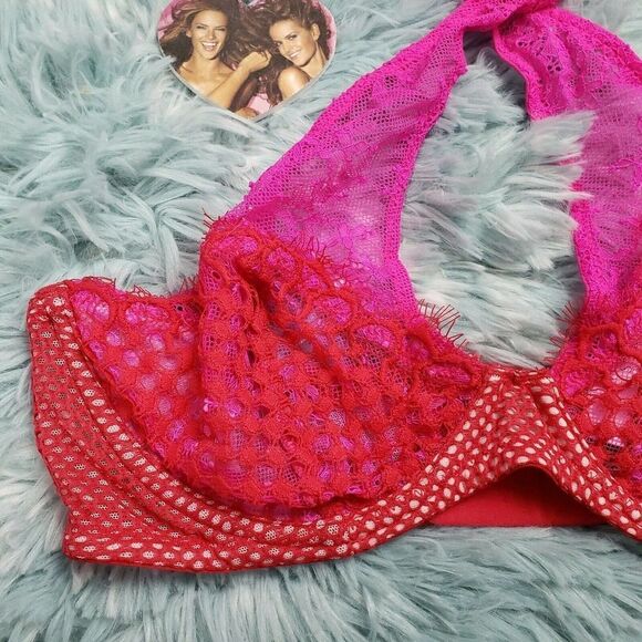 Victoria's Secrets Redย Hot Pink Fish Net Unlined Demi BraโSizeโ32โD - Picture 3 of 6